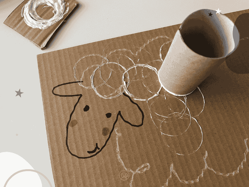 kartonova-ovecka-detail-otlacanie-rolky-s-farbou